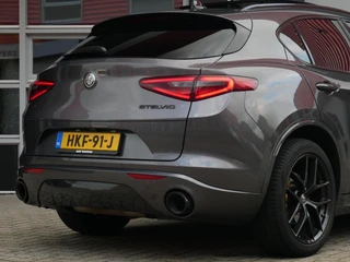 Alfa Romeo Stelvio 2.0 T AWD Veloce Leder| Pano| Sport uitlaat| FULL OPTION / 32