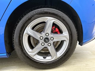 Ford Focus 1.0 EcoBoost Hybrid ST Line X | Cruise control | Stoelverwarming | Navigatie | Camera | Afneembare trekhaak | BTW / 10
