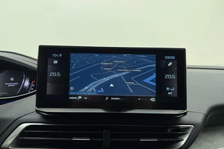 Peugeot 3008 1.2T 130pk GT | Achteruitrijcamera | Parkeersensoren V+A | Cruise & Climate control | Navi | Apple Carplay / Android Auto / 24