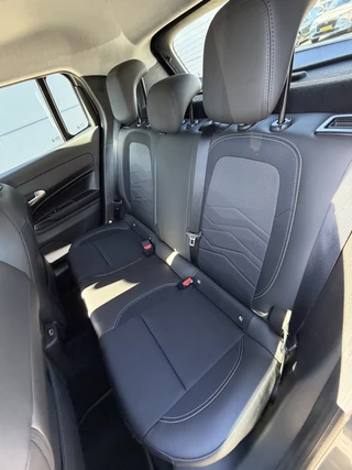 Jeep Avenger 100pk Altitude (Camera - Keyless Entry - Adaptieve Cruise Controle - Elektrische Klep - JBL - LED - 17"incl 4S - Automatische Airco - Navigatie) / 15