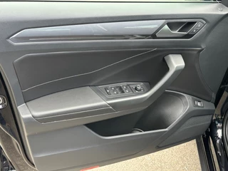 Volkswagen T-Roc 1.5 TSI 150pk DSG Style Carplay | Camera | Keyless | Elek. Achterklep | Rijklaar incl. garantie / 10