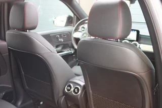 Mercedes-Benz EQB 250+ AMG LINE 7P. / 31