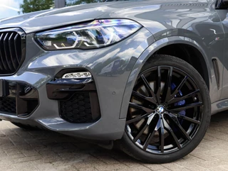 BMW X5 M50i 530pk | Achterasbesturing | Laser | ACC | Sky Lounge | Grigrio Telesto / 7