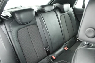 Audi Q2 35 TFSI 150pk S Edition Panoramadak Keyless Virtual Cockpit LED Koplampen S-Line / 36