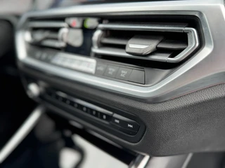 BMW 3 Serie 318i Executive Edition Sport Line I LED I Carplay I Sportstoelen / 28