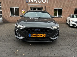Ford Focus 1.0 EcoBoost Hybrid ST Line X / 6