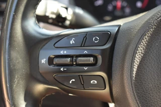 Kia Stonic 1.0 T-GDi DynamicLine 1e Eigenaar | Navigatie | Camera | 12 mnd BOVAG garantie | Whatsapp 06-53188999 / 12