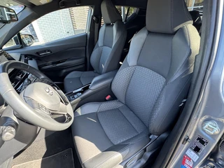 Toyota C-HR 1.8 HYBRID STYLE STOELVERW BLIND-SPOT PARK-SENSOREN NAVI APPLE/ANDROID KEYLESS 18" LM-VELGEN ALL-SEASONS / 15