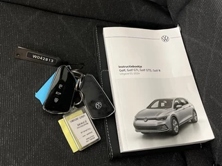 Volkswagen Golf 1.0 TSI Life / 7