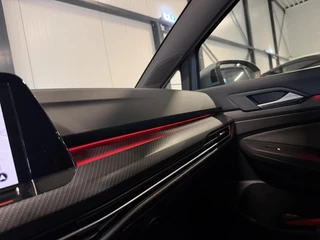 Volkswagen Golf 1.5 eTSI R-Line Pano Virtual Camera IQ Light / 37