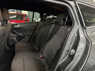 Ford Focus Wagon 1.0 EcoBoost Hybrid ST Line Business/ Nederlandse auto/ Eerste eigenaar/ Achteruitrijcamera/ Parkeersensoren / 34