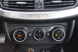 Fiat Tipo 1.4 16V Lounge / 11