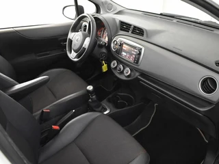 Toyota Yaris 1.3 VVT-i Aspiration | Panoramadak | Navigatie | Camera / 4