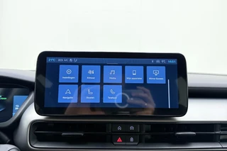Jeep Avenger Summit 54 kWh | Navigatie | DEMO | 8 jaar speciale garantie | Electrische achterklep | Camera | Stoel- en stuurverwarming | Climate control / 23