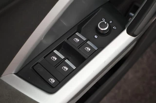 Audi Q3 45 TFSI e 245pk S-Tronic Pro Line Trekhaak Sportstoelen Stoelverwarming ACC Virtual Cockpit Navigatie / 15