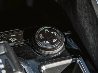 Peugeot 3008 1.2 PureTech Première | NAVI | CLIMA | PDC | / 26