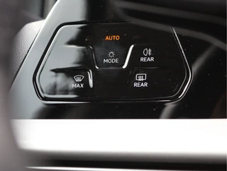 Volkswagen Golf 1.5 eTSI Life Edition  | Facelift | Head-up | Winter pakket / 25