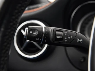 Mercedes-Benz CLA-klasse Shooting Brake 200 OrangeArt AMG Night Edition 156 PK | Panoramadak | Bi-xenon | Camera | Stoelverwarming | Navigatie | 18" / 20