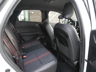 Renault Captur 1.3 mild hybrid 140 RS Line | Stoel en stuurverwarming | Achteruitrijcamera| 18 inch lichtmetalen velgen | Adaptive cruise control | Climate control | Trekhaak / 12