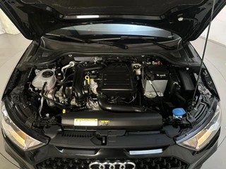 Audi A1 citycarver 25 TFSI epic Parkeersensoren Climate Control Navigatie Cruise Control / 17
