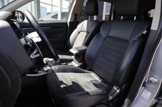 Mitsubishi Outlander 2.4 PHEV Pure+|Camera|Trekhaak|PDC| / 7