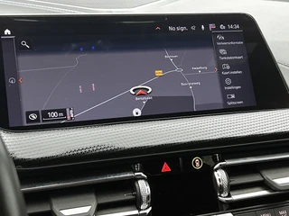 BMW 1-serie M135i xDrive | Camera | Stoelverwarming |Harman/Kardon | HeadUp Display | Cruise Control / 30