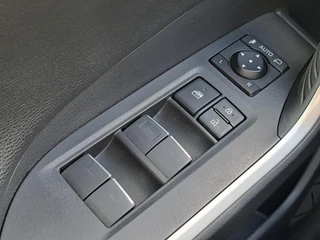 Toyota RAV4 2.5 Hybrid AWD Dynamic NWE. 4-SEASONS STOEL- & VOORRUITVERWARMING PDC V+A DIGITAL DISPLAY LED / 13