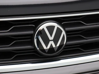 Volkswagen T-Roc 1.5 TSi 150 Pk Automaat Style Business | Adaptive Cruise Control | Elektrische Achterklep | Navigatie | Trekhaak | Stoelverwarming | 17 Inch / 12