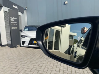Lexus LBX 1.5 2WD / 21