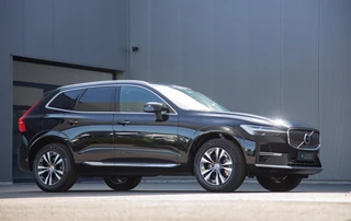 Volvo XC60 2.0 T6 Plug-in hybrid AWD Core Bright Panorama|Leder / 4