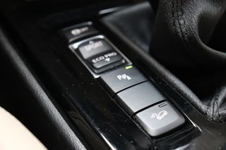 BMW X1 xDrive25i High Executive xLine Automaat  / Navigatiesysteem Plus / Driving Assistant Plus / Trekhaak / Panoramadak / Park Assistant / Leder / Park Assistant / AWD / 18 Inch / Head-Up Display / Stoelverwarming / Hifi / Parkeersensoren / Climate Control / LED / 37