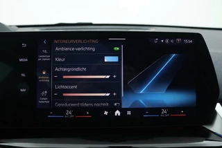 BMW X1 xDrive25e Frozen Grey l Pano l Trekhaak l Harman Kardon l Leder l 360° Camera / 19