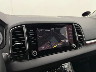 Skoda Karoq 1.5 TSI ACT Style | Adaptive cruise | Stoelverwarming | CarPlay | Camera | Parkeersensoren achter | Trekhaak / 22