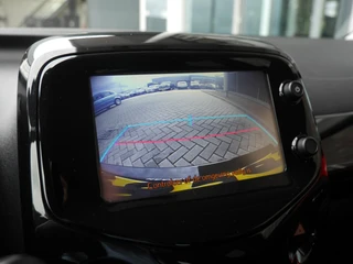 Toyota Aygo 1.0 VVT-i x-cite | Achteruitrijcamera | Airco | 5 Deurs | Lichtmetalen velgen | Led dagrijverlichting | Apple Carplay/Android Auto | Elektrische ramen voor / 22