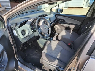 Toyota Yaris 1.3 VVT-i Aspiration / 8
