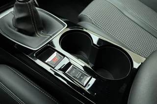 Peugeot 208 1.2T 100pk GT 3D-Cockpit l Keyless l | Achteruitrijcamera | LED l Voorstoelen Verwarmd l Apple Carplay & Android Auto 10'' l Navigatie l Lichtmetalen Velgen l Parkeersensoren / 30