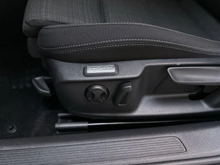 Volkswagen Passat Variant 1.5 TSI 150pk DSG Business Stoelverwarming Virtual Cockpit Navigatie DAB+ / 18