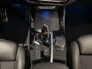 BMW X3 xDrive30e High Executive M-sport Pano Trekhaak Camera / 18