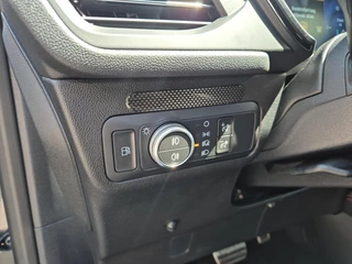 Ford Kuga 2.5 PHEV Vignale | Climate Control | Cruise Control | Navigatie | Camera | Stoelverwarming | Panoramadak | Stoelverwarming voor en achter | / 20