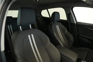 BMW 1 Serie 118i Sport Line  Keyless Go Navi LED Carplay 24 Maanden garantie* (Vraag naar de voorwaarden) / 19