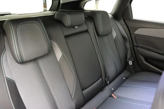 Peugeot 308 SW 1.2T 130pk Allure | AGR Stoel | Apple Carplay/Android Auto | Stoelverwarming | Achteruitrijcamera | Climate & Cruise Control / 15