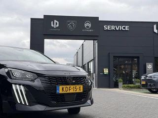 Peugeot 208 Allure 1.2 Hybrid 110PK e-DCS6 Automaat Navigatie, Rondomzichtcamera, Climate Control, Cruise Control, Parkeersensoren / 4