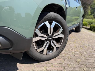 Dacia Duster 1.3 TCe 150 Extreme | Automaat | Keyless | Camera | CarPlay |Cruise | / 2
