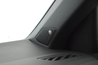 Volkswagen T-Roc 1.5 TSI 150pk DSG R-Line Business+ Black Style Trekhaak Camera IQ.Light Panoramadak Virtual Cockpit Navigatie / 6