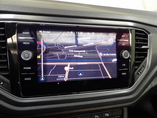 Volkswagen T-Roc 1.5 TSI 150pk 7-DSG R-line / 32