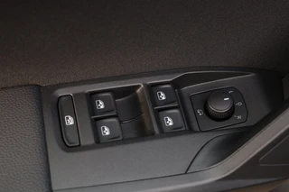 Seat ARONA 1.0 TSI Xperience Connect DSG Carplay Stoelverwarming / 25