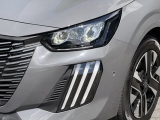 Peugeot 208 1.2 Hybrid 110 e-DCS6 Allure / 9