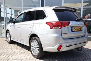 Mitsubishi Outlander 2.4 PHEV Pure+|Camera|Trekhaak|PDC| / 5