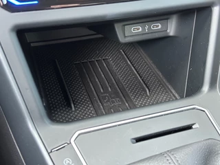 Volkswagen Taigo 1.5 TSI 150pk DSG R-Line Trekhaak | IQ light | Camera | Navi | Virtual | Rijklaar incl. garantie / 22