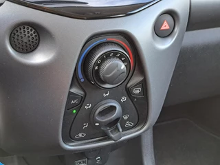 Toyota Aygo PLAY AIRCO CAMERA APPLE/ANDROID AUDIO-STUURWIELBED. BLUETOOTH LED-DAGRIJ / 21